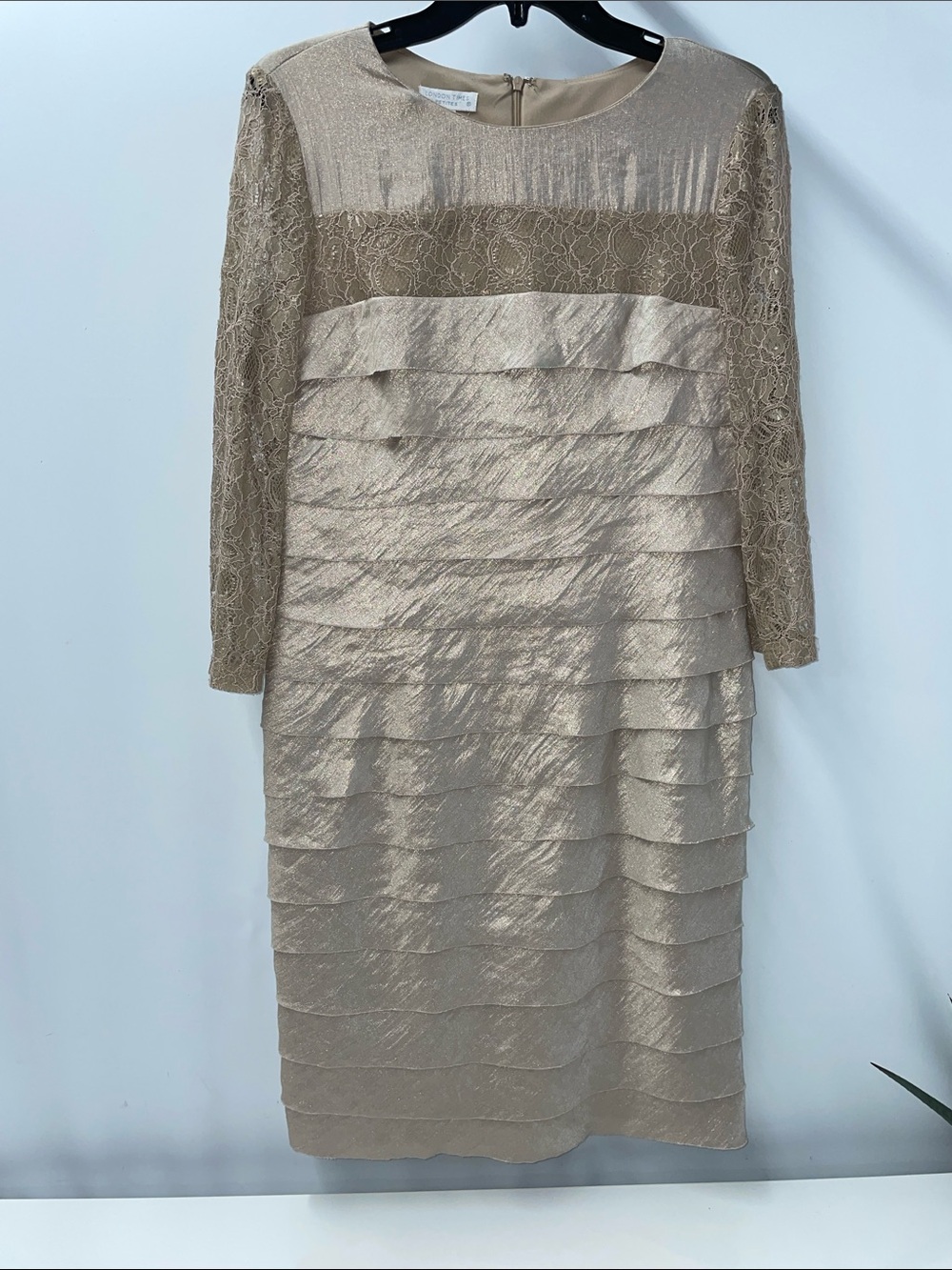 LONDON TIMES PETITES CHAMPAGNE LACE & TIERED SHUTTER COCKTAIL DRESS FTL-09-014
